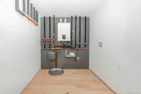 23 Bay Street Bellmore NY 11710