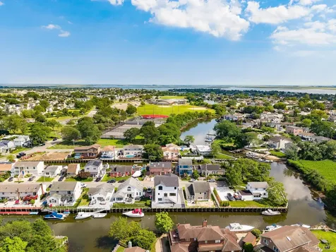 23 Bay Street Bellmore NY 11710