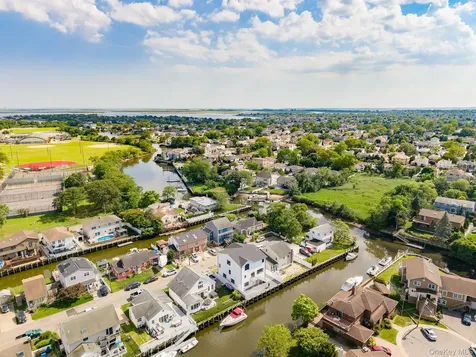 23 Bay Street Bellmore NY 11710