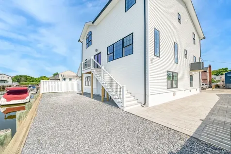 23 Bay Street Bellmore NY 11710