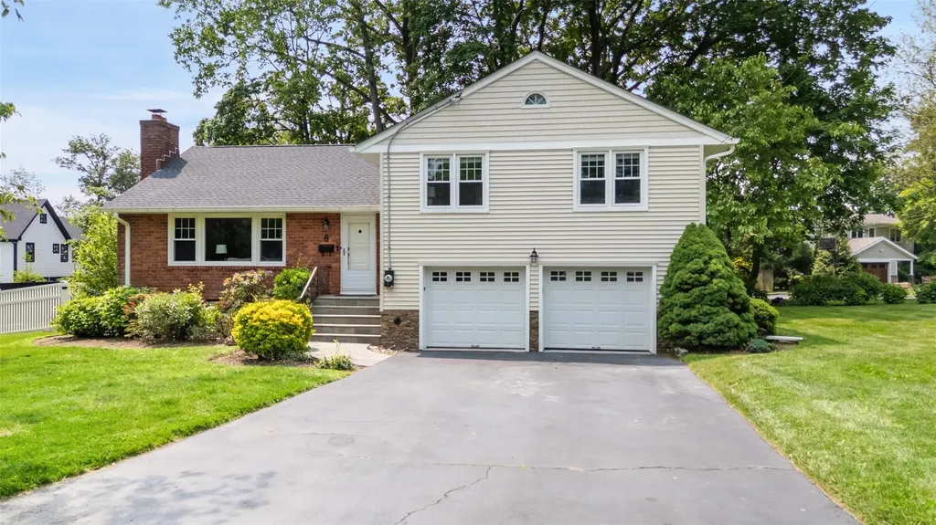 8 Elm Hill Drive Rye Brook NY 10573