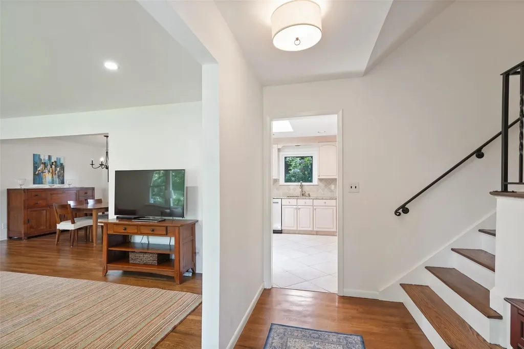 8 Elm Hill Drive Rye Brook NY 10573