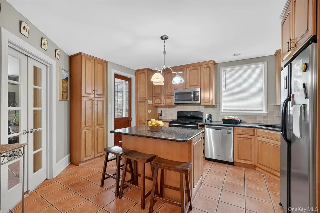 13 Garfield Place Poughkeepsie NY 12601