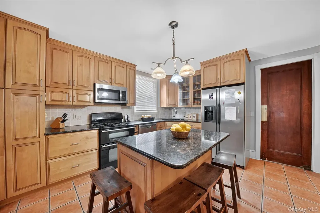 13 Garfield Place Poughkeepsie NY 12601