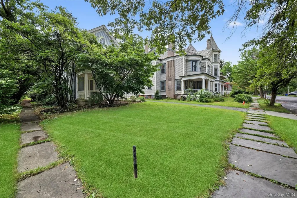 13 Garfield Place Poughkeepsie NY 12601