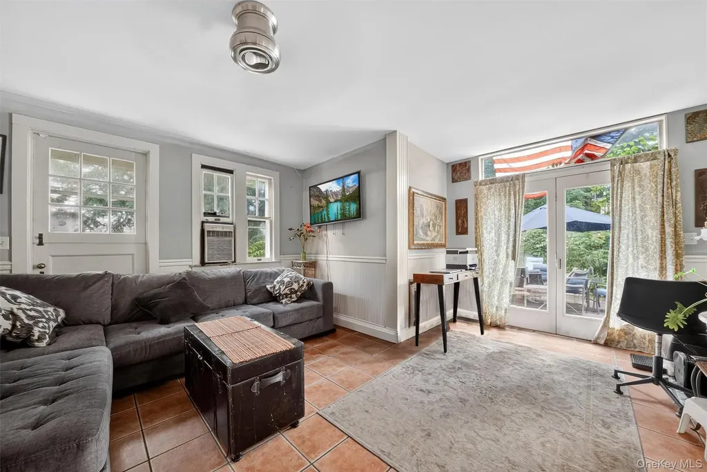 13 Garfield Place Poughkeepsie NY 12601
