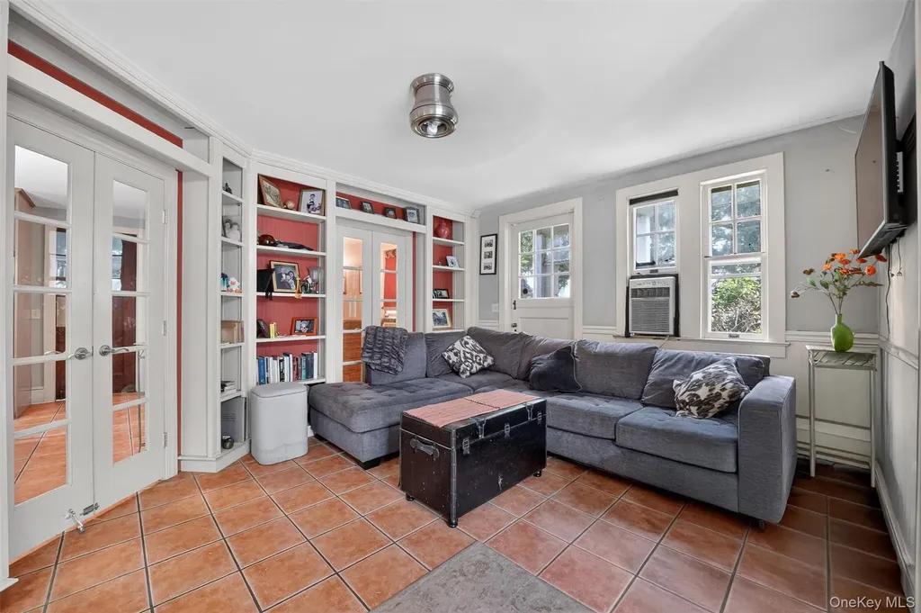 13 Garfield Place Poughkeepsie NY 12601