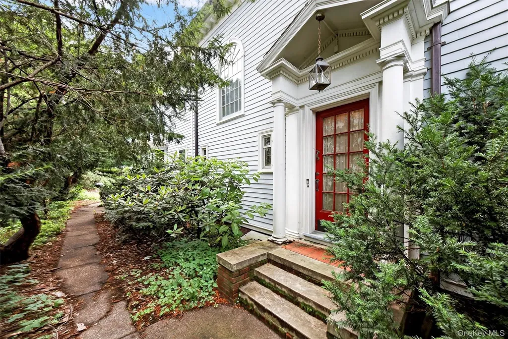 13 Garfield Place Poughkeepsie NY 12601