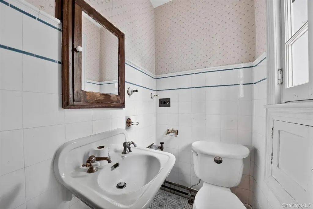 13 Garfield Place Poughkeepsie NY 12601