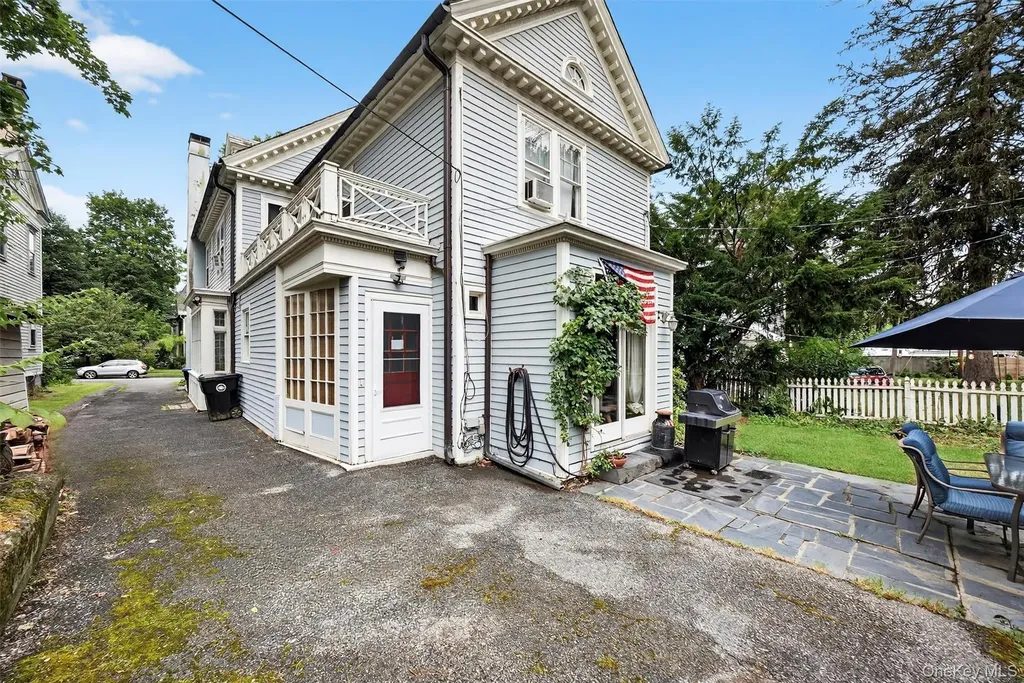 13 Garfield Place Poughkeepsie NY 12601