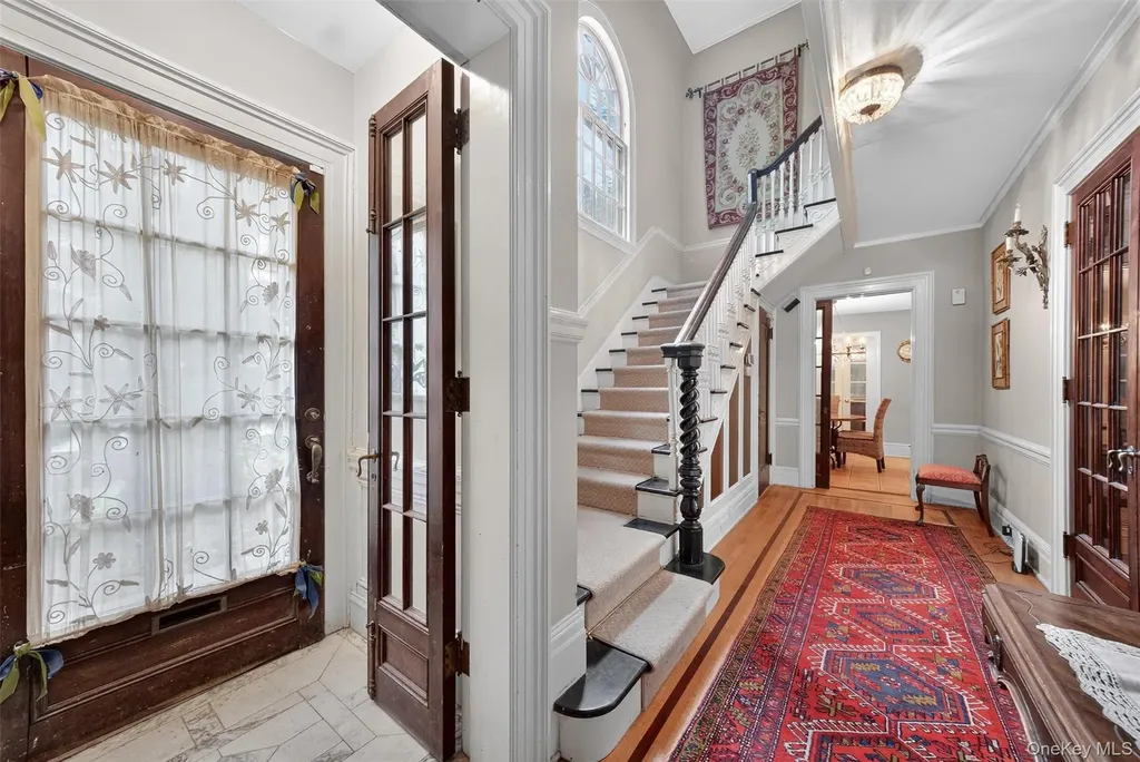 13 Garfield Place Poughkeepsie NY 12601
