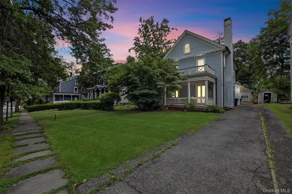13 Garfield Place Poughkeepsie NY 12601
