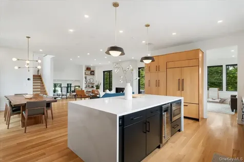 1040 Nautilus Lane Mamaroneck NY 10543