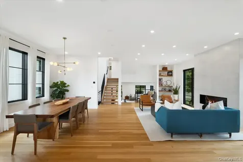 1040 Nautilus Lane Mamaroneck NY 10543