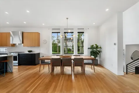 1040 Nautilus Lane Mamaroneck NY 10543