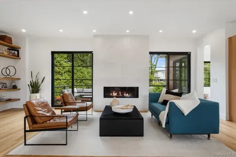 1040 Nautilus Lane Mamaroneck NY 10543