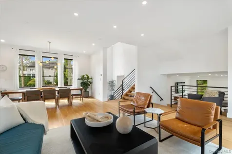 1040 Nautilus Lane Mamaroneck NY 10543