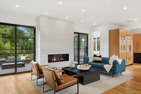 1040 Nautilus Lane Mamaroneck NY 10543