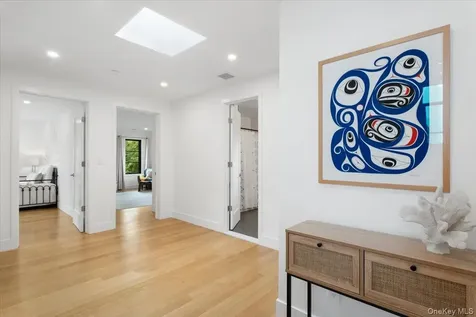 1040 Nautilus Lane Mamaroneck NY 10543