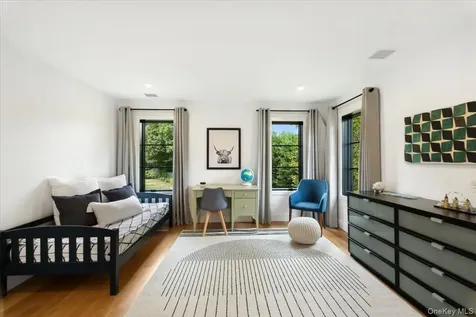 1040 Nautilus Lane Mamaroneck NY 10543