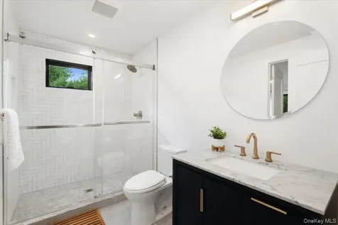 1040 Nautilus Lane Mamaroneck NY 10543