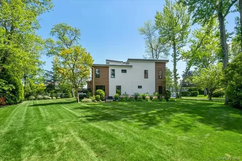 1040 Nautilus Lane Mamaroneck NY 10543