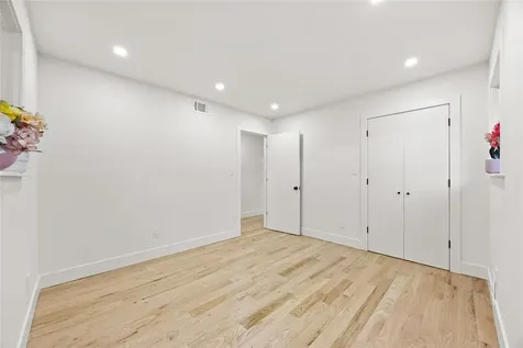 226-07 76 Road Bayside NY 11364