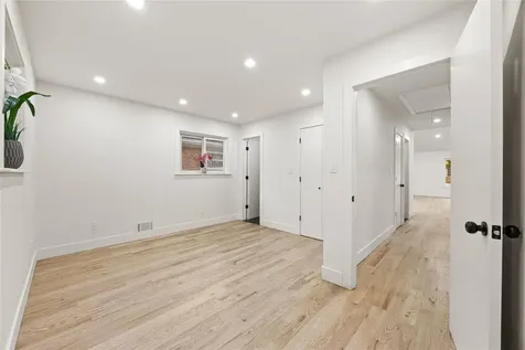 226-07 76 Road Bayside NY 11364