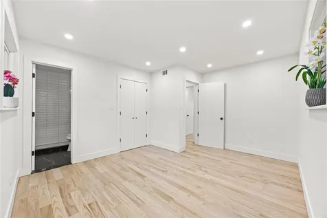 226-07 76 Road Bayside NY 11364