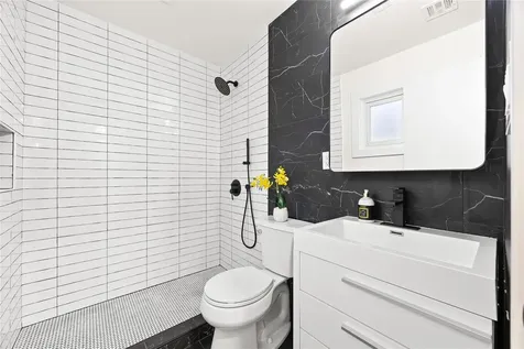 226-07 76 Road Bayside NY 11364