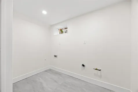 226-07 76 Road Bayside NY 11364