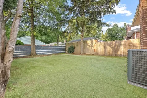 226-07 76 Road Bayside NY 11364