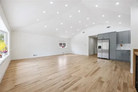 226-07 76 Road Bayside NY 11364