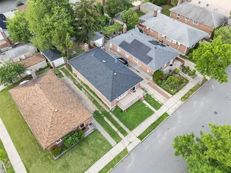 226-07 76 Road Bayside NY 11364