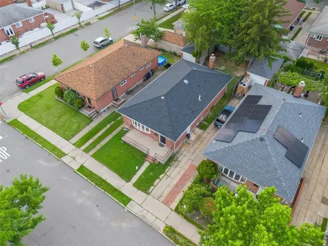 226-07 76 Road Bayside NY 11364