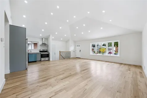 226-07 76 Road Bayside NY 11364