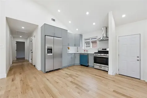 226-07 76 Road Bayside NY 11364