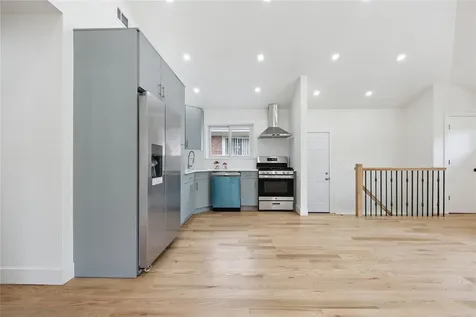 226-07 76 Road Bayside NY 11364