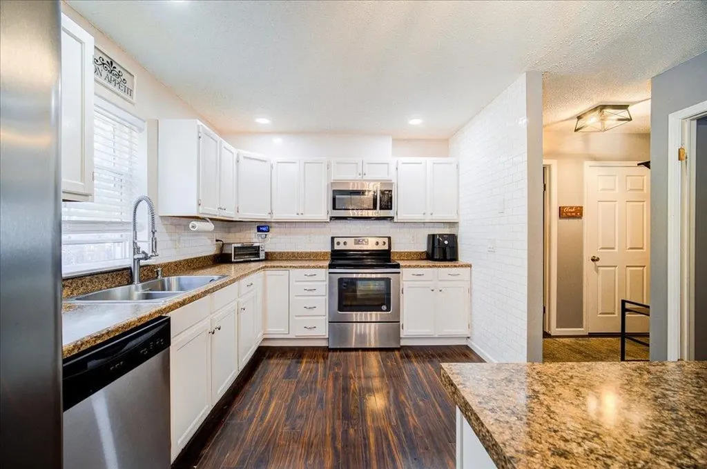 10 Lyford Lane Poughkeepsie NY 12601