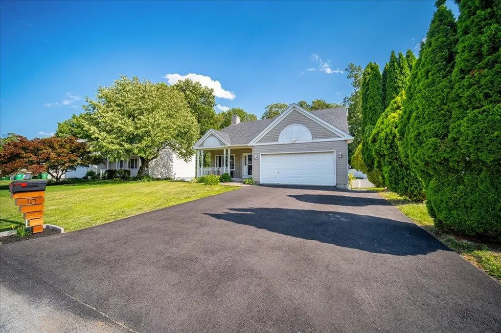 10 Lyford Lane Poughkeepsie NY 12601