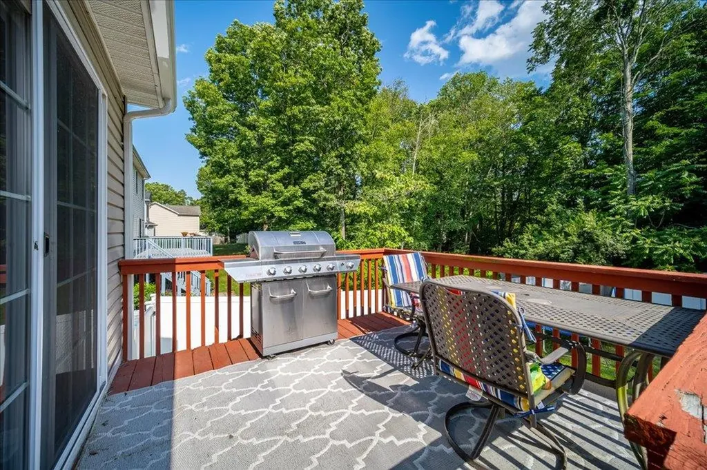 10 Lyford Lane Poughkeepsie NY 12601