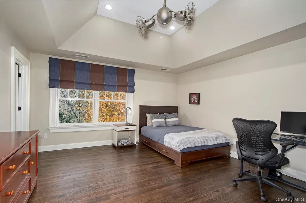 5 Sutton Farm Drive Chappaqua NY 10514