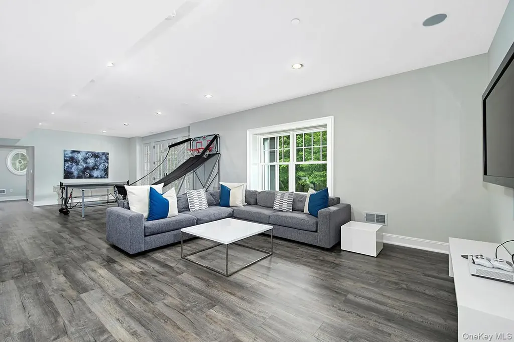 5 Sutton Farm Drive Chappaqua NY 10514