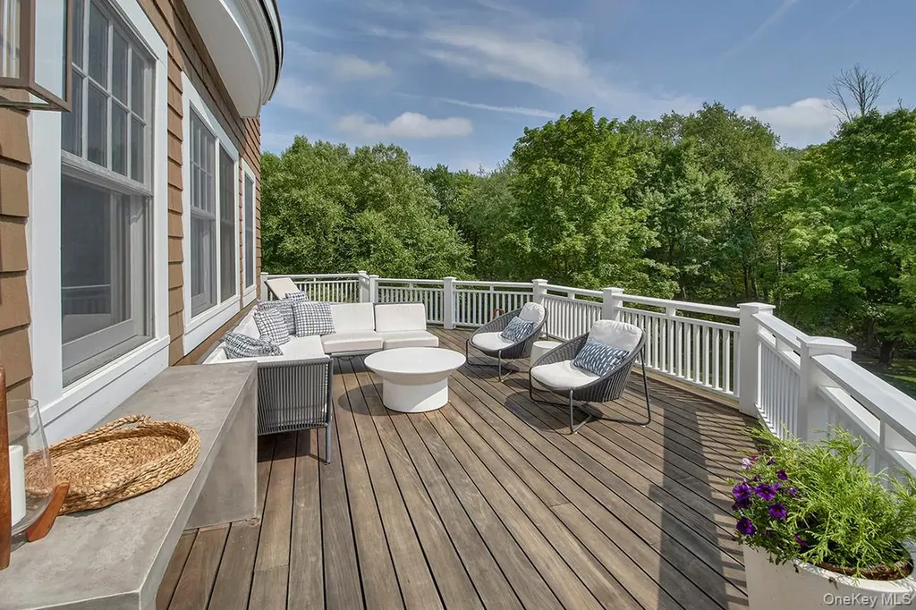 5 Sutton Farm Drive Chappaqua NY 10514