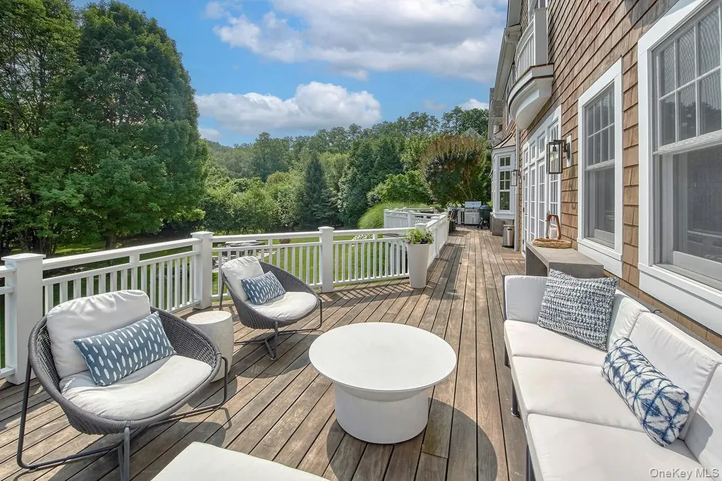 5 Sutton Farm Drive Chappaqua NY 10514