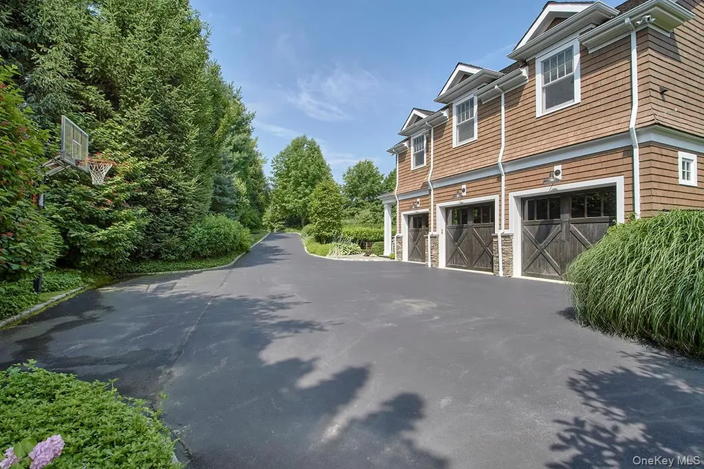 5 Sutton Farm Drive Chappaqua NY 10514