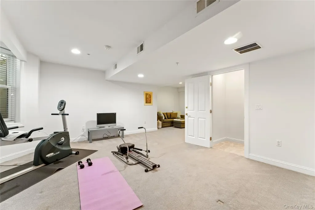 31 Hudson Drive Dobbs Ferry NY 10522