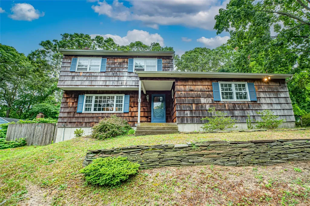 10 Valentine Road Shoreham NY 11786
