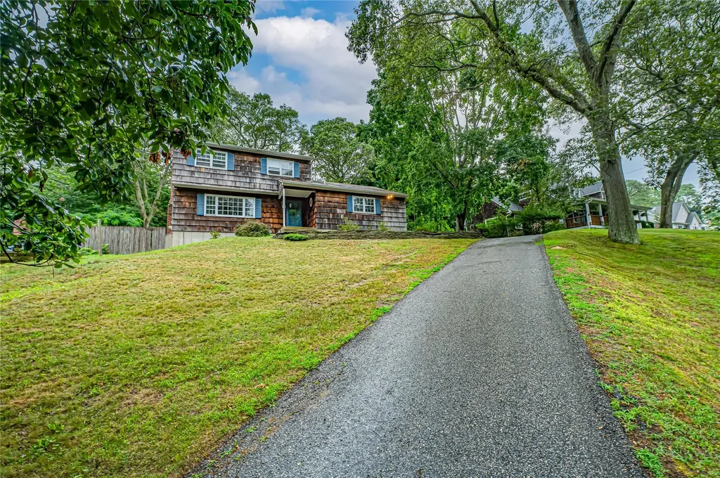 10 Valentine Road Shoreham NY 11786