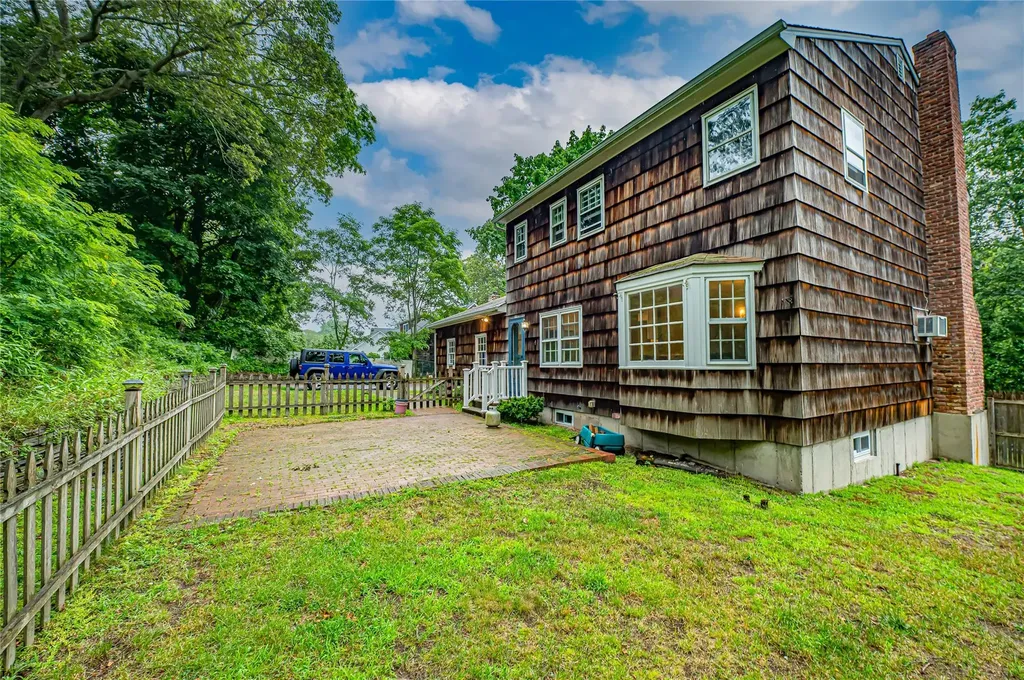 10 Valentine Road Shoreham NY 11786